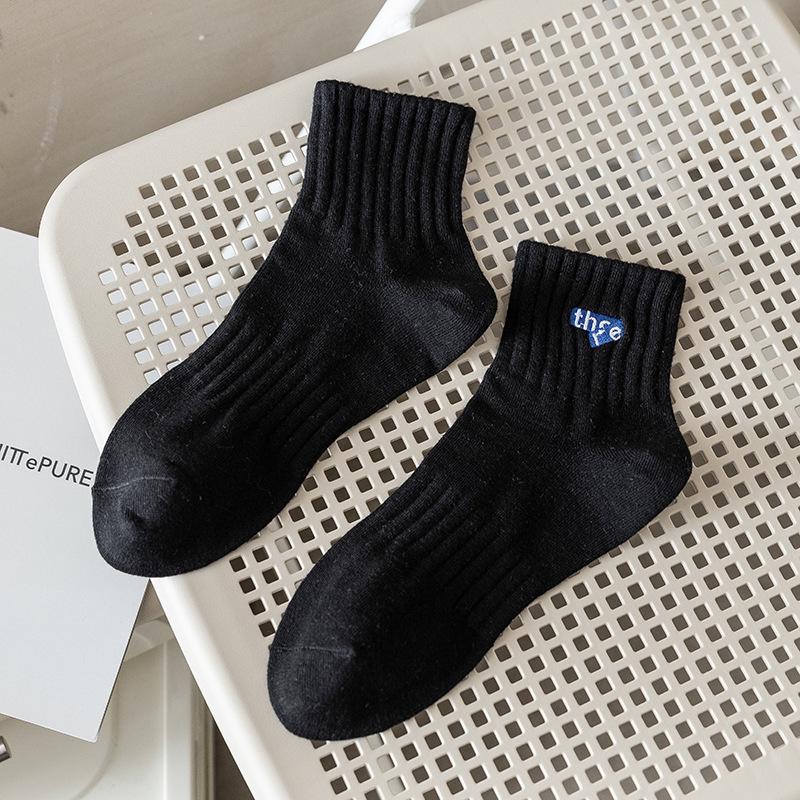 Men's Mid-Length Anti-Odor Sweat-Wicking Socks, Breathable Black & White for Spring, Autumn, Winter Style