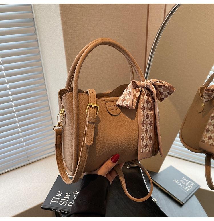 

2025 новый стиль маленькая сумка женская сумка-мессенджер модная сумка через плечо повседневная с узором личи портативная сумка-ведро для мамы розовый