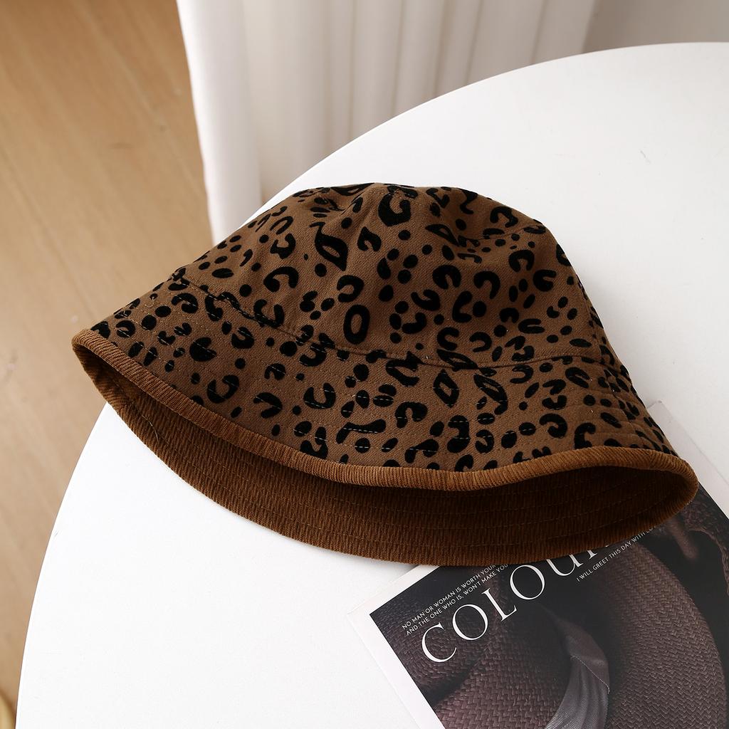 Womens Leopard Print Winter Hats For Women Fisherman Retro Warm Beanie Cap , Fashion Headwear For Cold Season, Unisex Vintage