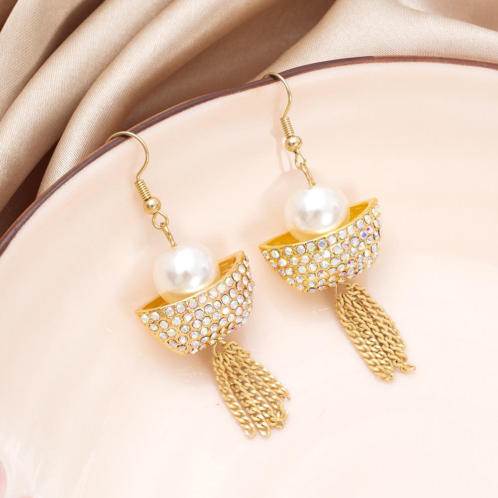 

Korean Cute 3D Yuanbao Faux Pearl Earrings: Zinc Alloy, Retro Design золотой