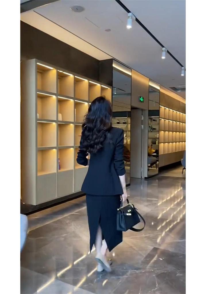 3022 Plus Size Women's Fashion Suit with Flowing Ribbon and Half Skirt - Slimming Two-Piece Commuting Set