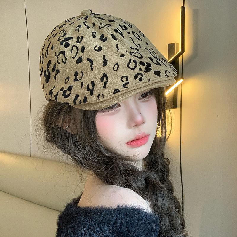 Sweet and cool leopard print suede forward hat children American retro big head circumference fashionable newsboy hat showing face small cap
