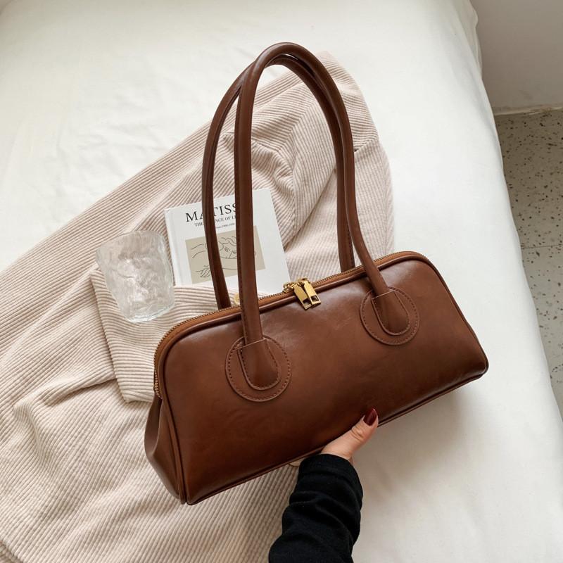 

Модная женская сумка через плечо в стиле кросс-боди из ПУ с элементами строчки и застежкой-молнией коричневый