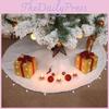 Luxurious Plush White Christmas Tree Skirt Decorative Fabric For Holiday Elegance