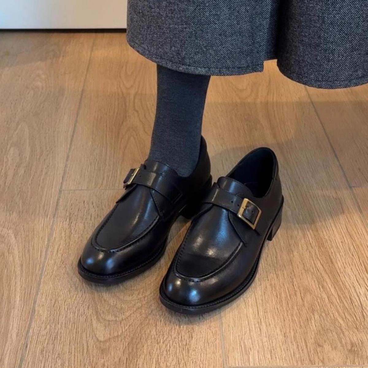 

Версия из овчины~ Повседневные одинарные туфли женские с ремешком и пряжкой, кожаные лоферы женские в ретро-стиле на тонком низком каблуке, универсальные маленькие кожаные туфли 40