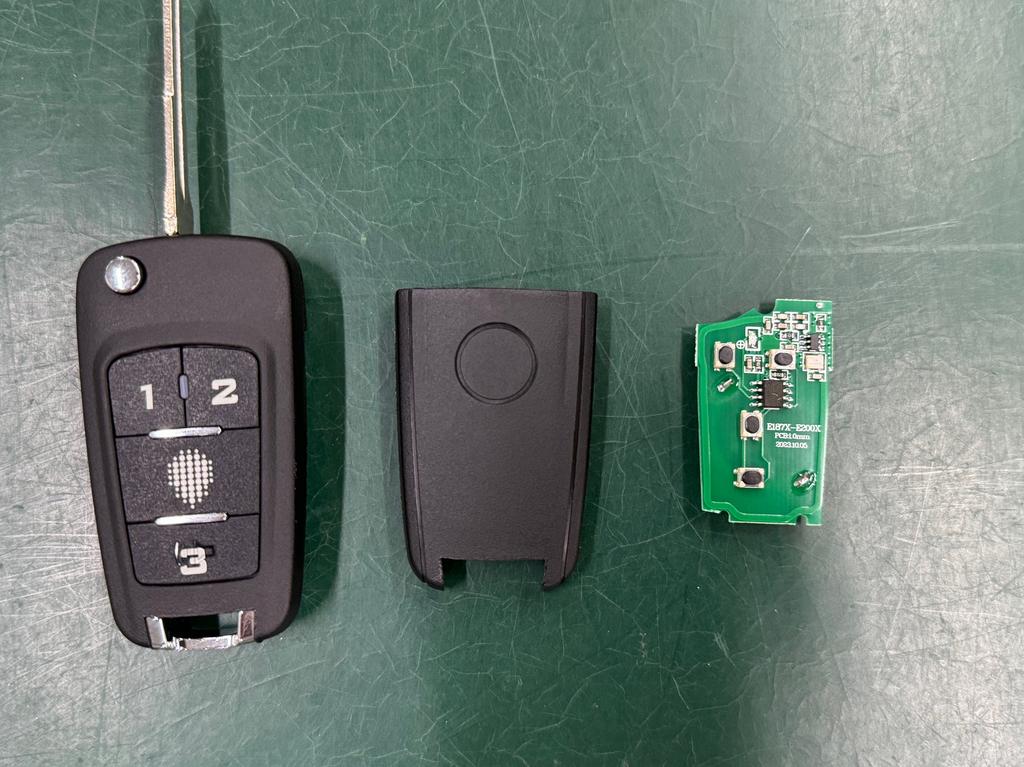 Folding Flip Blank Key for Chevrolet Cruze Remote Key Shell 4 Button Key Blank Cover Fob Case Original Logo