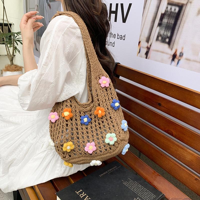 Flowers Knit Shoulder Bags for Women Hollow Design Large Capacity Ladies Tote Bag Versatile Commuter Femlae Beach Handbags