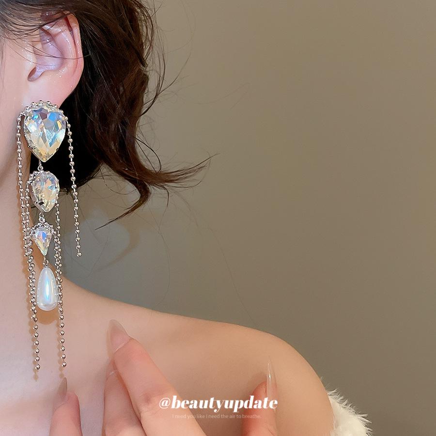 Silbernadel Luxuriöse Diamantbesetzte Imitationsperlen Tropfen Quaste Ohrringe - Elegantes Europäisches & Amerikanisches Hängeaccessoire.