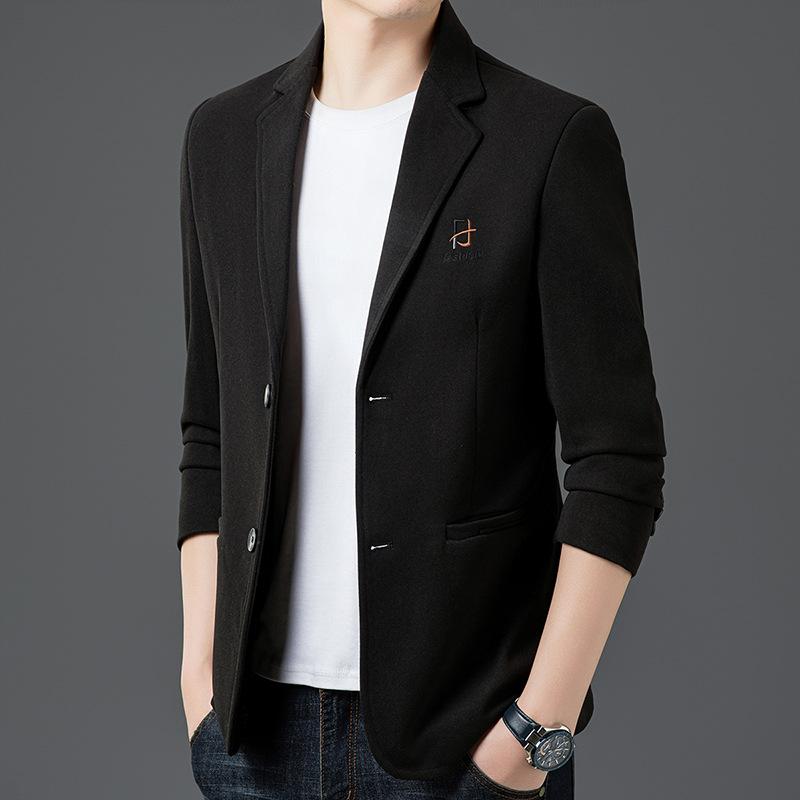 

Новый мужской повседневный костюм Весна и осень Тонкий Корейская версия В полоску Маленький костюм Среднего возраста Деловой Однобортный пиджак 195 чёрный