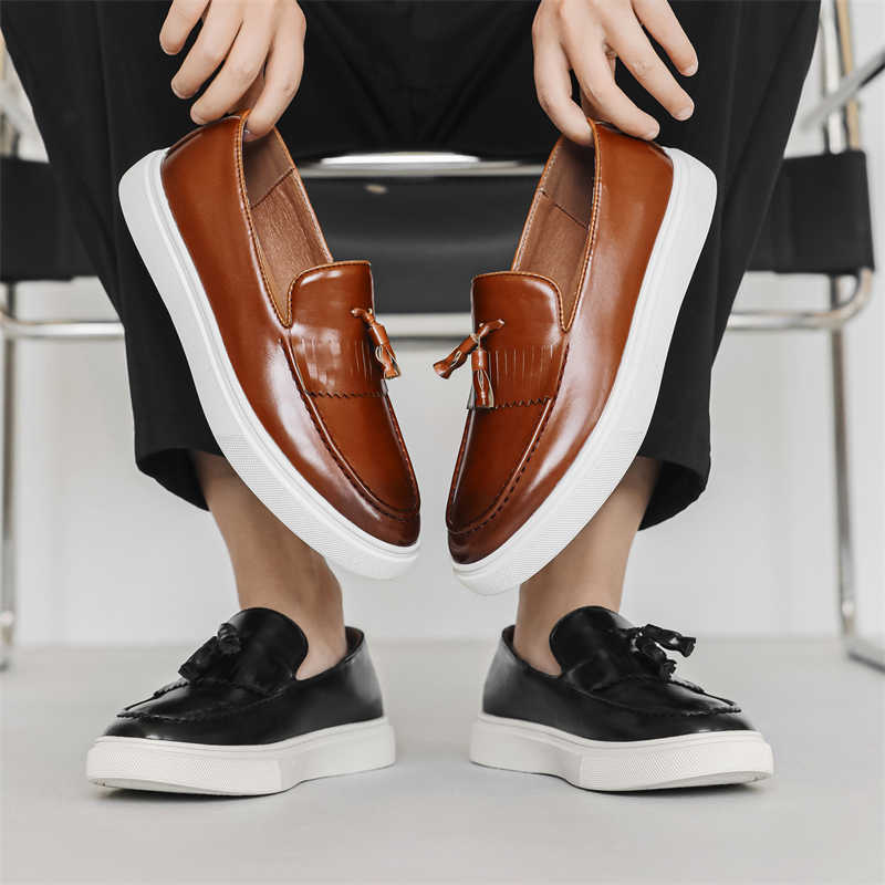 Fashion Without Lacing Semi Formal Summer Sneakers For Teenager Training Men's Summer Moccasin Special Flat Shoes Sport From China