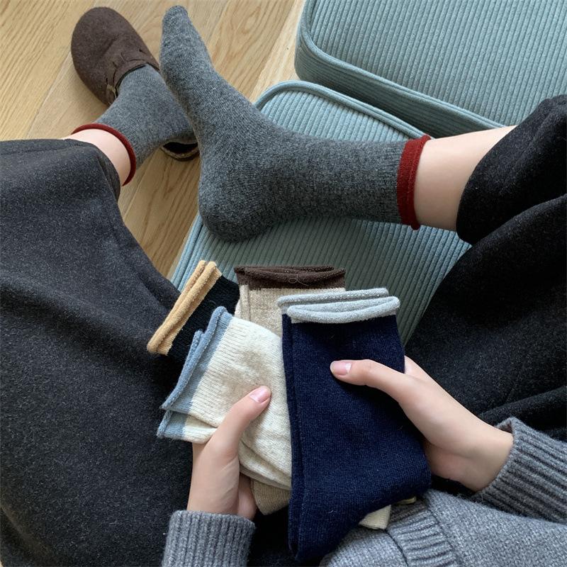 Rolled-up and Color-blocking Socks for Autumn and Winter, Soft and Warm Wool Socks, Easy To Wear and Versatile Socks for Women
