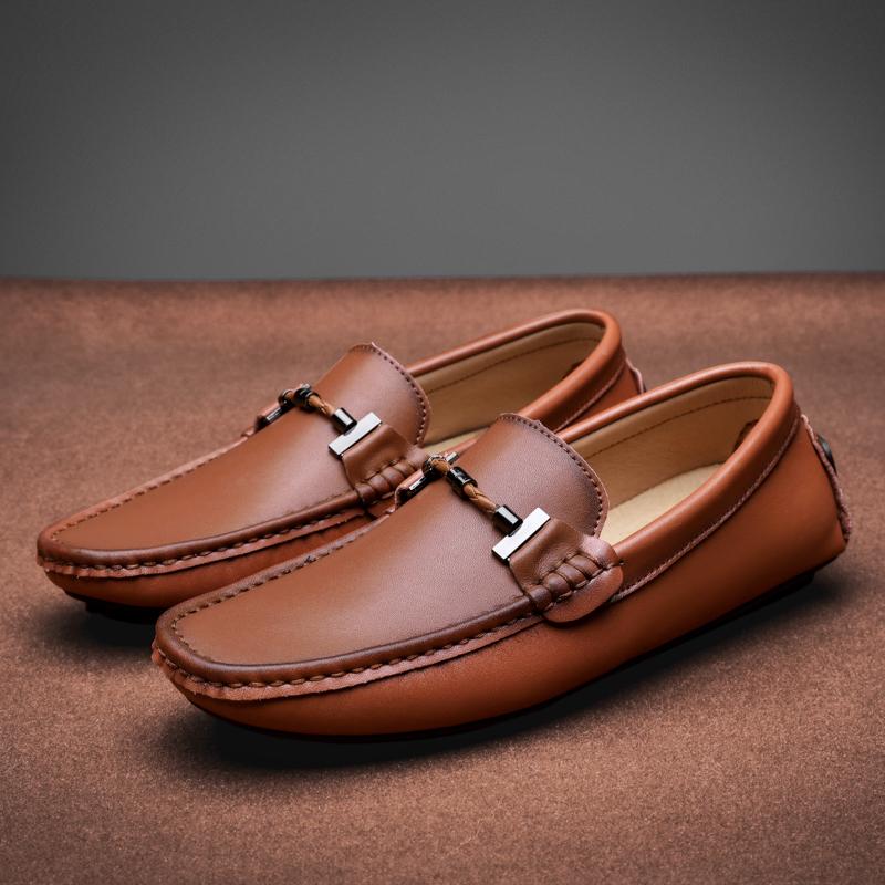 Fashion New Italian Mens Shoes Casual Retro Slip on Formal Shoes Men Loafers Moccasins Soft Leather Driving Shoes Lightweight Boat Shoes
