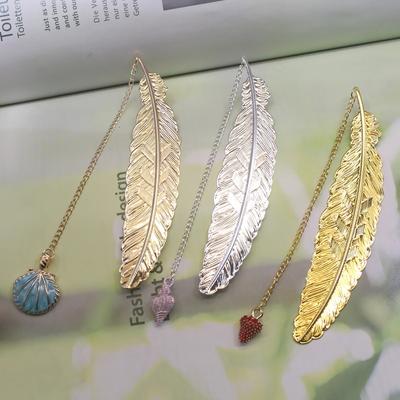 Creative Design Aesthetic Brass Bookmark for Book Retro Leaf Metal Book Tab with Pendant Set Cute Student Supplies Teacher Gift