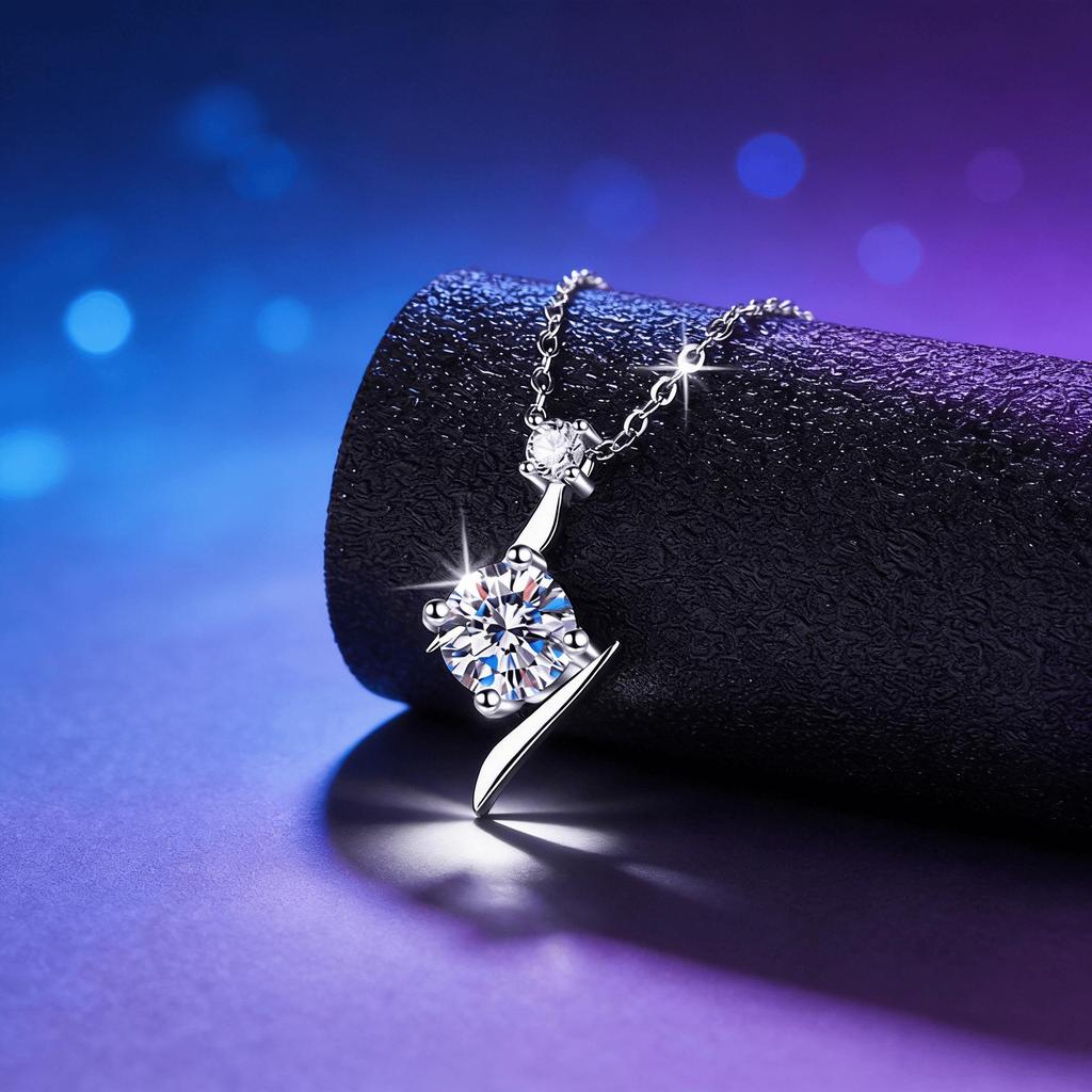 1CT S925 Sterling Silver Moissanite Necklace Lightning Star Pendant D VVS1 Ladies Exquisite Jewelry