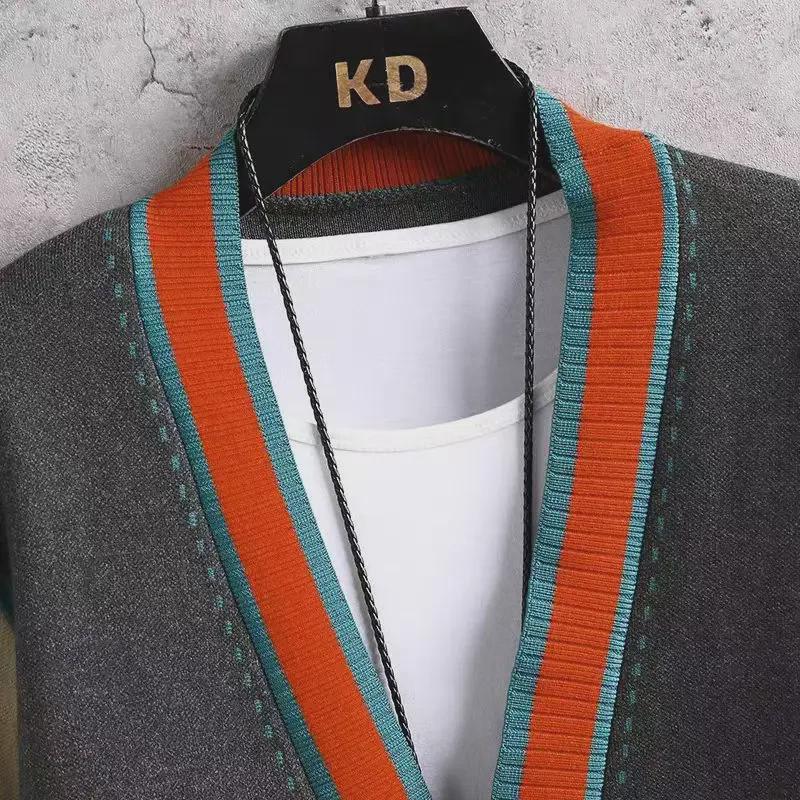 Pánský pletený kardigan s výstřihem do V - Móda jaro/podzim 2024, Svetr s barevnými bloky, Bunda v punkovém stylu