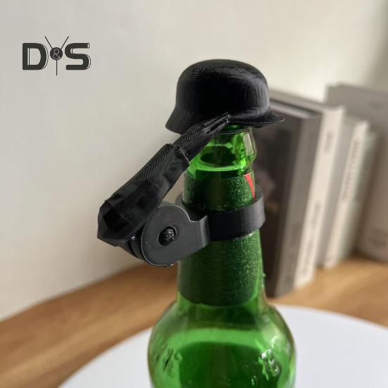 Bierflaschen-Helm mit Soldatengruß, wiederverwendbare Flaschenhülle, staubdicht, auslaufsicherer Verschlussschutz, originelles Geschenk für Veteranen-Sammler