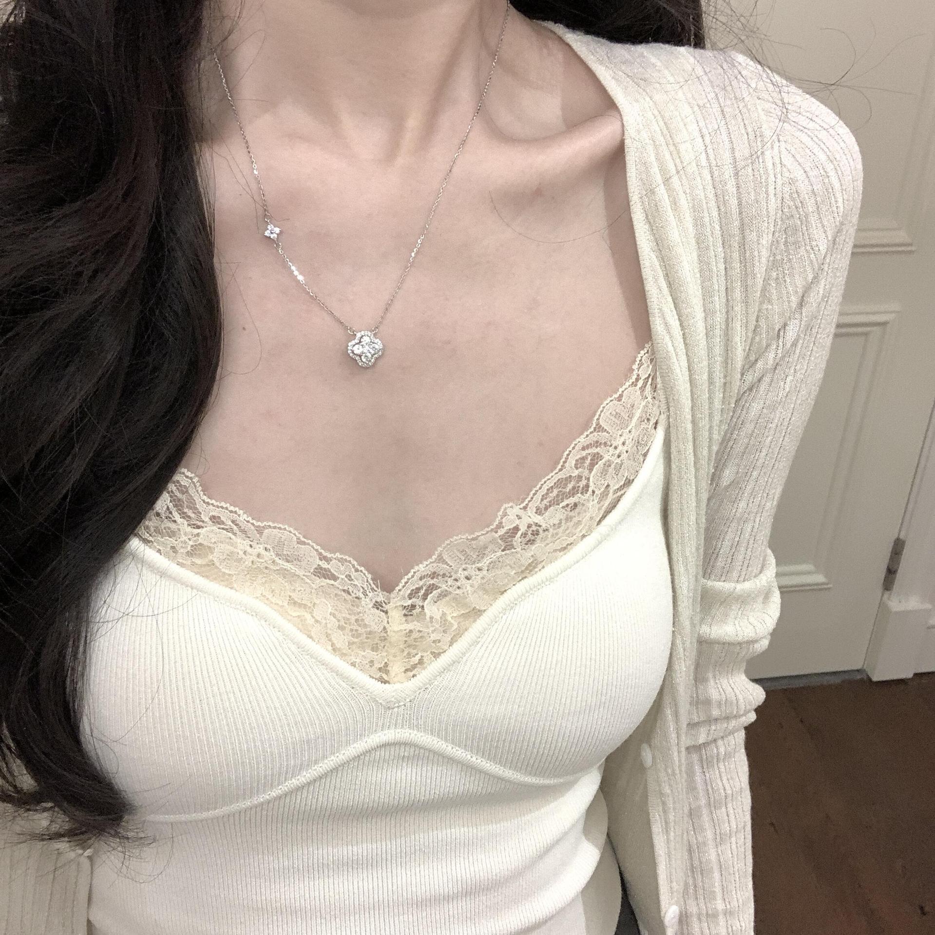 Gentle and Sweet Necklace with Clover Pendant for Women s Niche Design, High Grade and Sweet Clavicular Chain 40CM платиновый