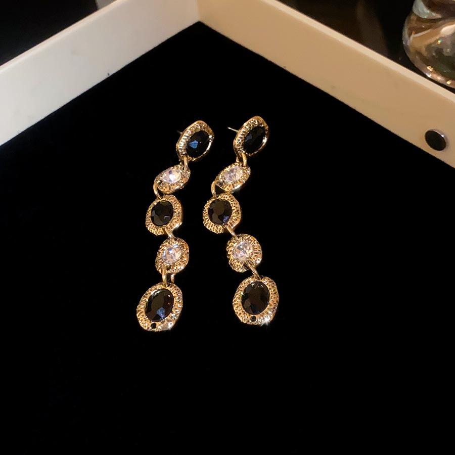 

Корейские неправильной овальной формы наборы с цирконами для женщин, легкая роскошь, высокое качество, простой модный дизайн, ожерелье, серьги