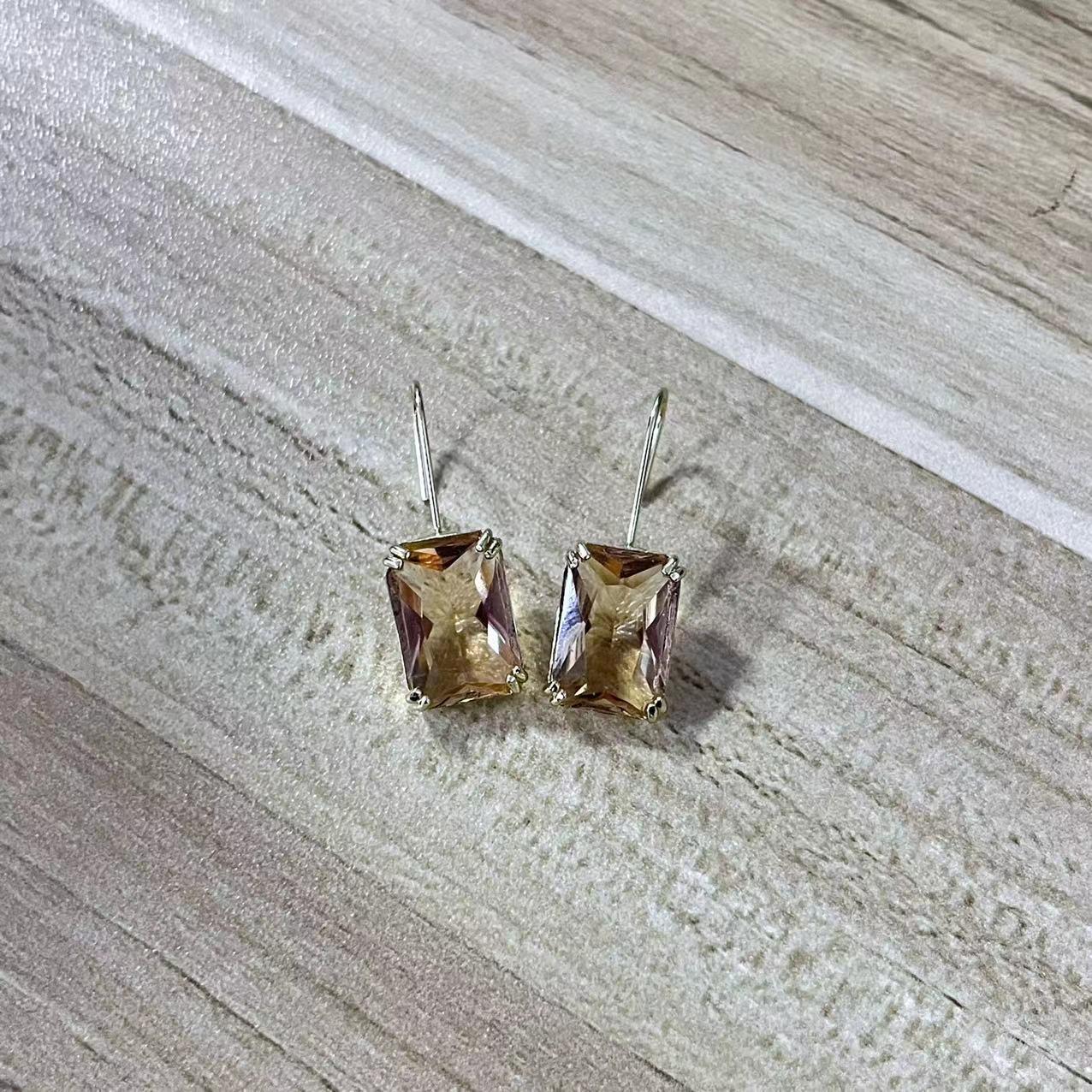 Красочные геометрические квадратные серьги со стразами - Европейский и американский нишевый дизайн для женщин шампанского