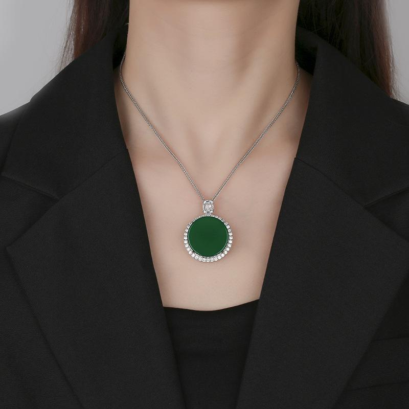 Autumn And Winter Jewelry Safe Brand Pendant Chalcedony Necklace Birthday Gift Main Stone 25 * 25