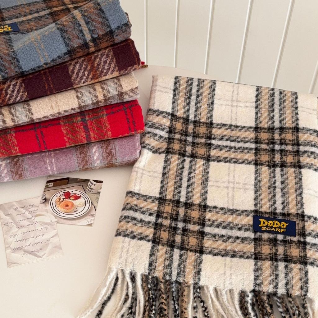 Korean version of the new plaid scarf women's autumn and winter atmosphere thickened warm retro imitation cashmere cold-proof scarf