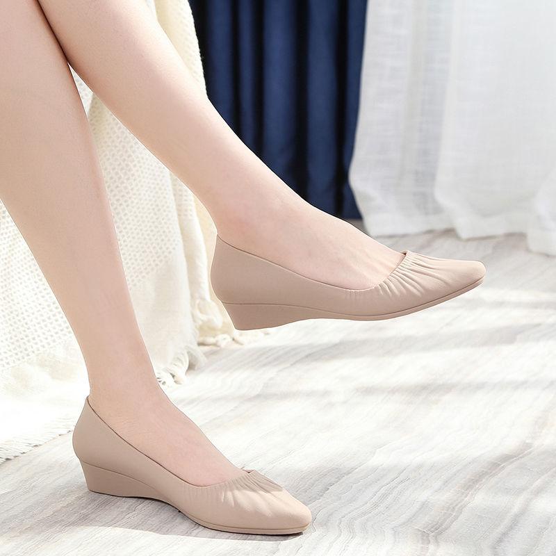 Low Cut Anti Slip Shoes for Women Summer Shallow Mouth Fashionable Waterproof Shoes Work Rubber Shoes Anti Slip Sleeve Shoes