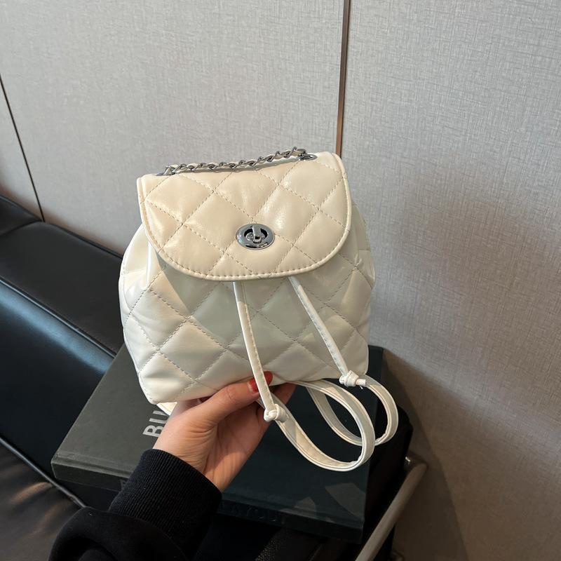 Rhombus chain backpack women's fashion versatile niche high-value school bag bucket bag lightweight small backpack