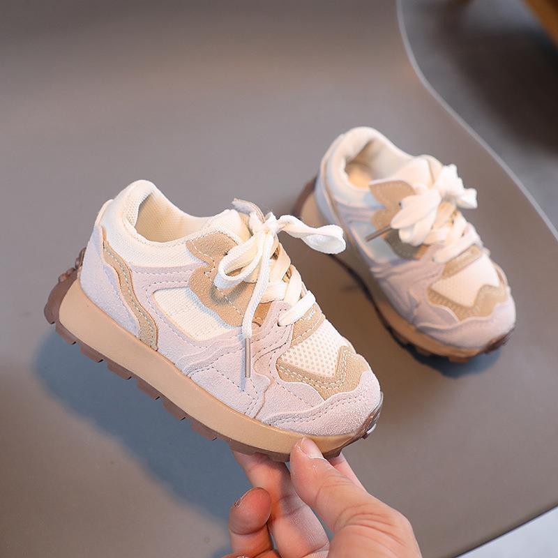 Dětské běžecké boty jaro 2025 nové síťované boty pro tátu měkká podrážka měkký povrch sportovní obuv pro chlapce a dívky sportovní obuv