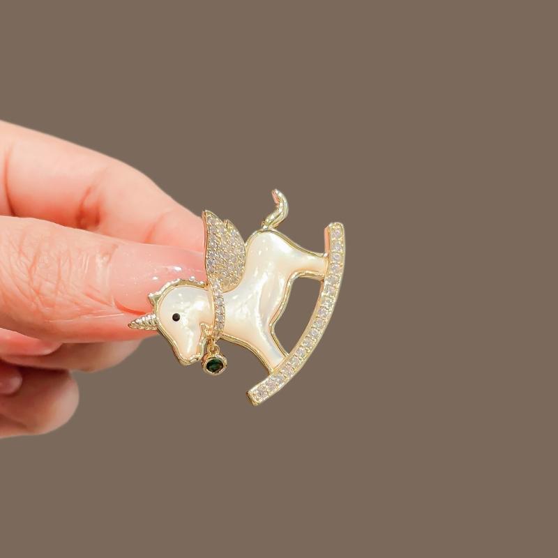 Exquisite Unicorn Rocking Horse Animal Brooch For Women Clothing Coat Jewelry Accessries
