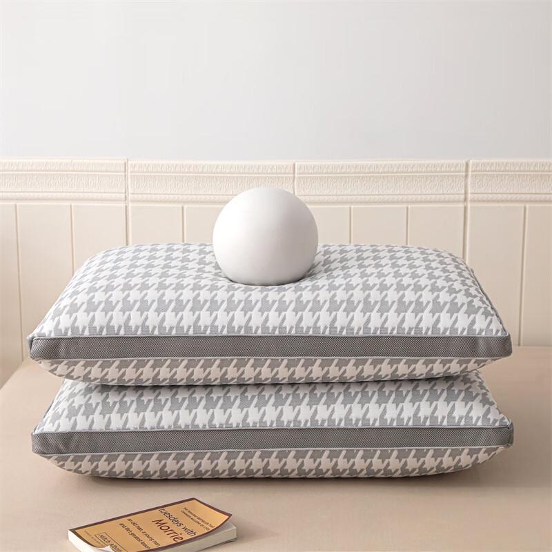 

OEING Houndstooth Pillows (Pair)