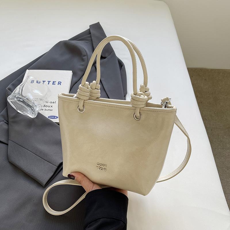 Wholesale Hot Sale Premium Texture Simple Solid Color Portable Bucket Bag Female Versatile Foreign Style Commuting Casual Messenger Bag