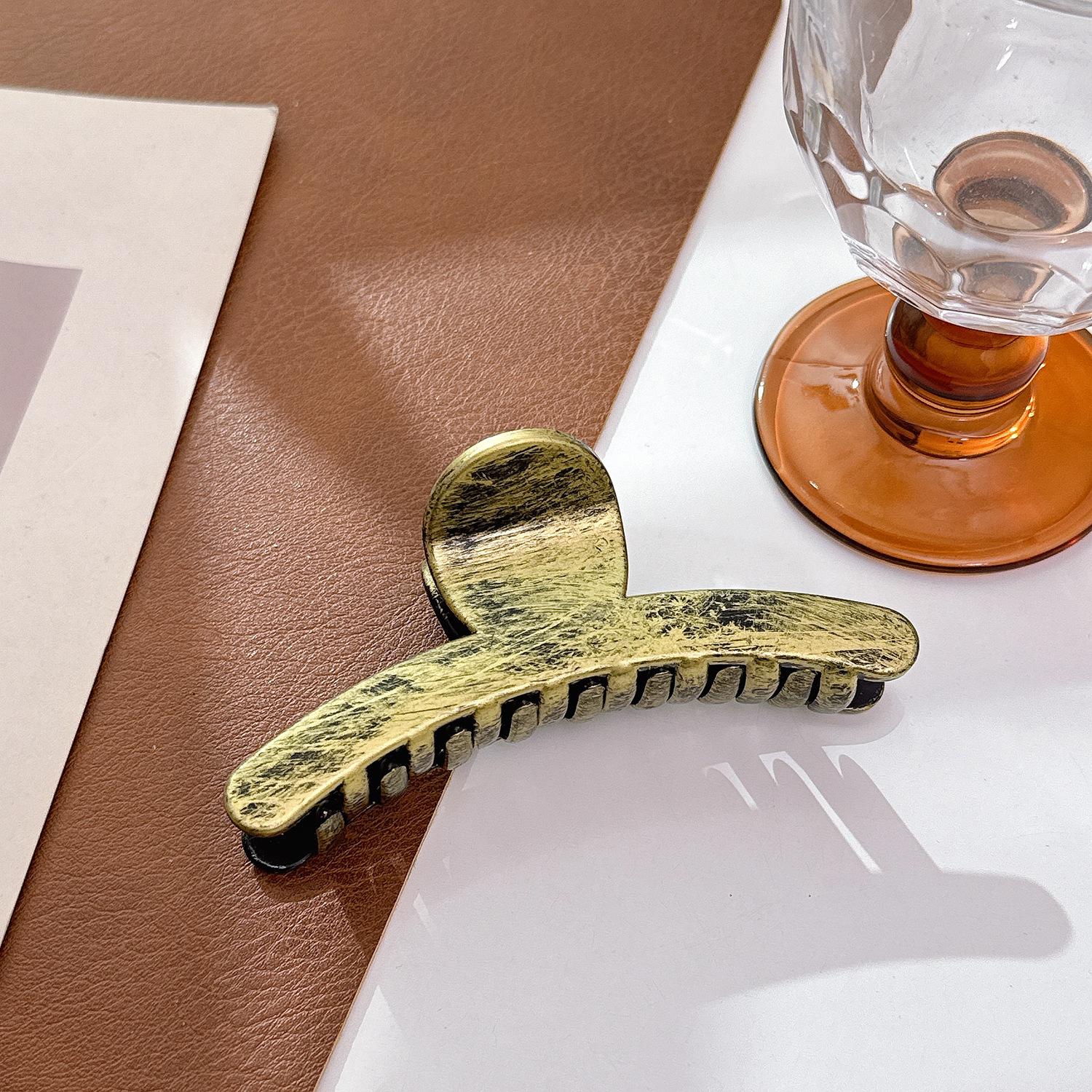 

Hair Large Stunning Clip With Sophisticated Designs Perfect For Fashionable Women Who Want To Elevate Their Style Gold Straight