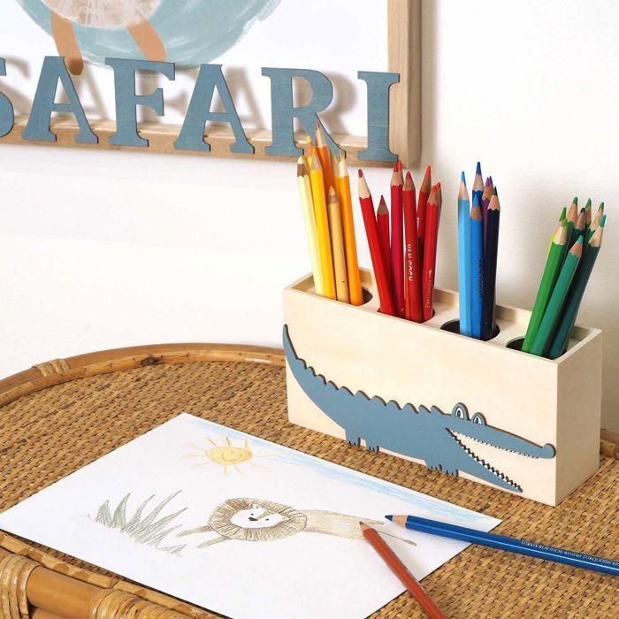 Pot à crayon crocodile en bois