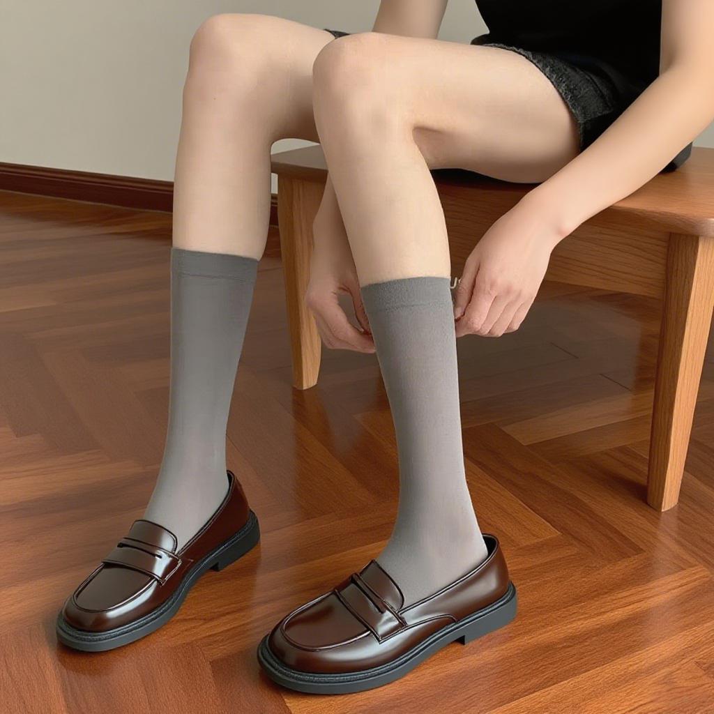 

Женские тонкие чулки из ледяного шелка выше колена с микродавлением черного цвета - Весенне-летние универсальные гольфы JK Simple Package