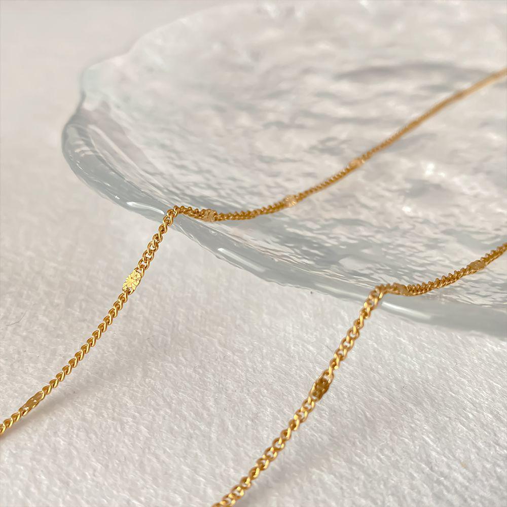 eManco Women's Titanium Steel Sunflower Necklace with 14K Gold-Plated Chain