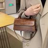 Vintage Style PU Leather Small Flap Shoulder Crossbody Bag for Women Fashion Solid Color Stain Resistant Faux Leather Occasion Handbag CLE