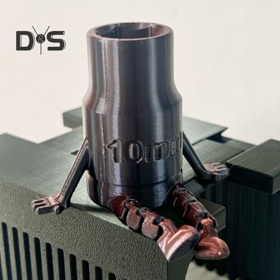 Socket Buddy, 3D-gedruckte Steckdosenfigur mit beweglichen Beinen, Schreibtischdekor, Stifthalter, Geschenk für Mechaniker und Heimwerker