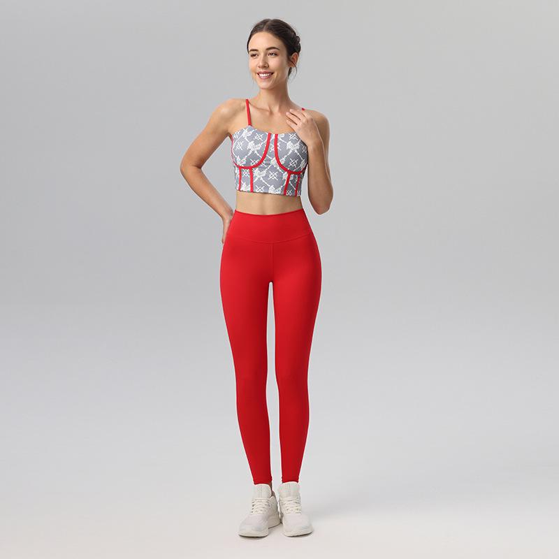 

Женский тренировочный комплект для йоги: Майка-борцовка спортивная с встроенным нагрудником - Комплект из двух предметов для фитнеса и бега M