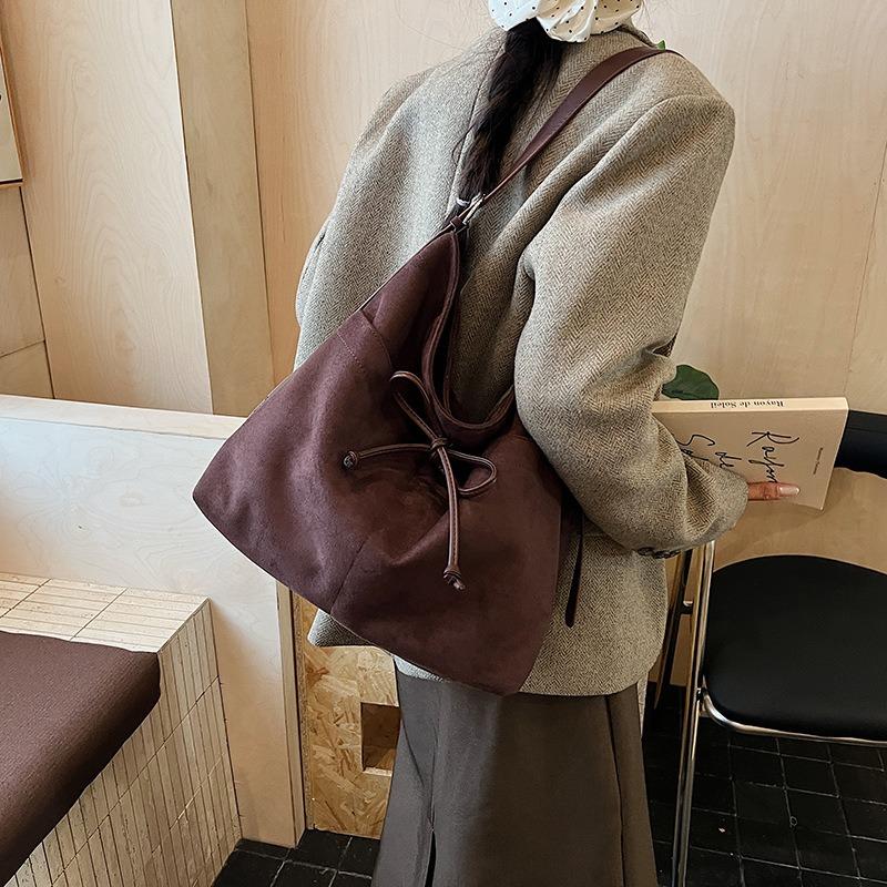 Suede bag women's large-capacity new autumn and winter versatile shoulder messenger bag commuter tote bag