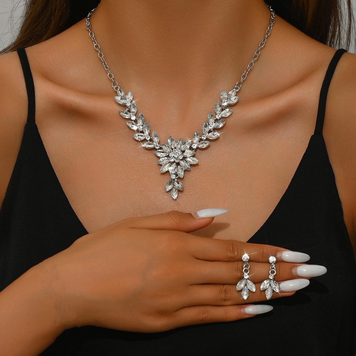 Elegant Rhinestone Tassel Flower Jewelry Set: Necklace  Earrings