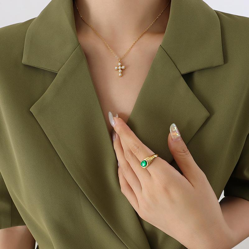 Classic Fashion Retro Cross Necklace for Women Stainless Steel Temperament Imitation Pearl Inlaid Necklace High Quality Zircon