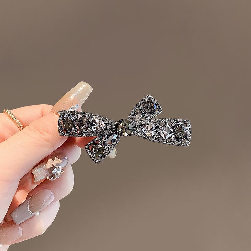 

Luxury Rhinestone Ballet Bow Hair Clip - Shiny Duckbill Design for Bangs
