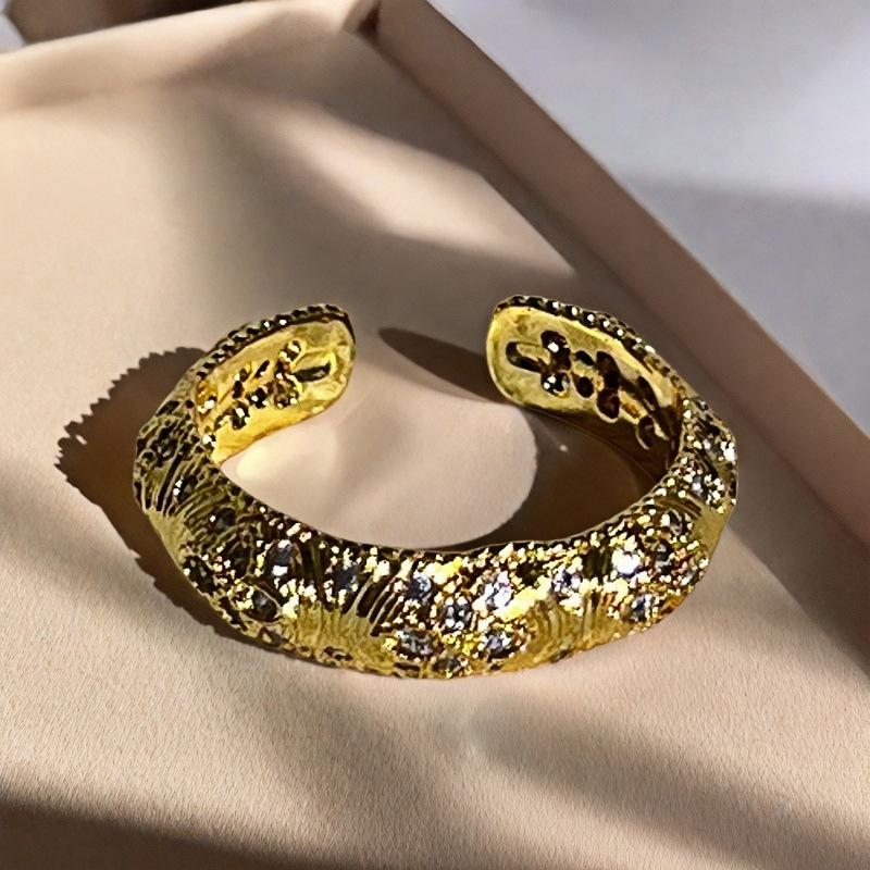 Blind Box Paar, Pfirsichblüten Tropföl Schmetterlingsring, Mittelalterliches Französisches Retro Nischendesign, Leichter Luxusring für Frauen