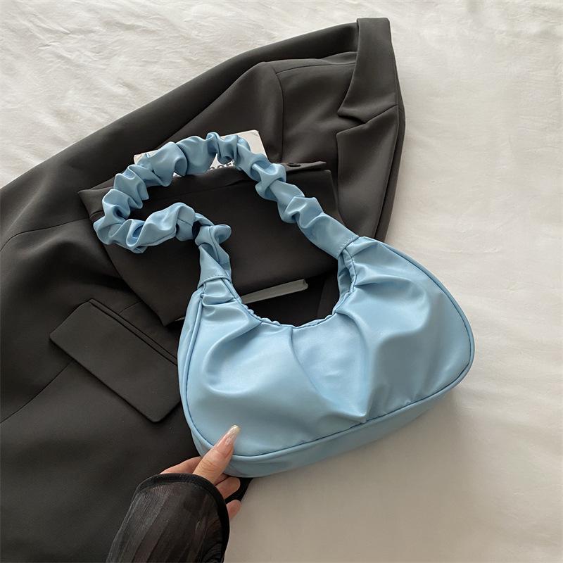 

Конфетно-цветная плиссированная сумка-облако женская 2025 лето новая корейская версия простая в зарубежном стиле сумка под мышкой милая сумка через плечо синий