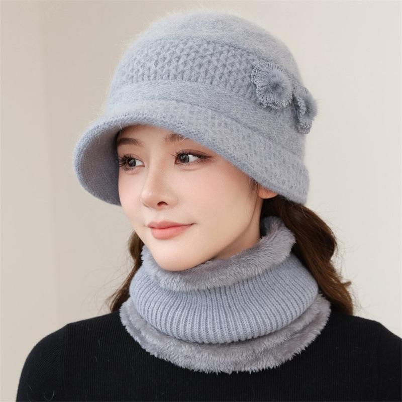 Winter middle-aged and elderly mother hat women's fleece thickened thermal ear protection hat big brim old lady knitted wool hat