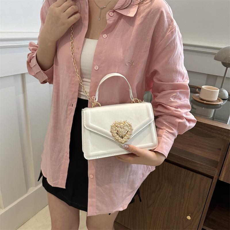 Chic Pu Leather Shoulder Bag For Women Trendy Lock Chain Crossbody Bag 2024