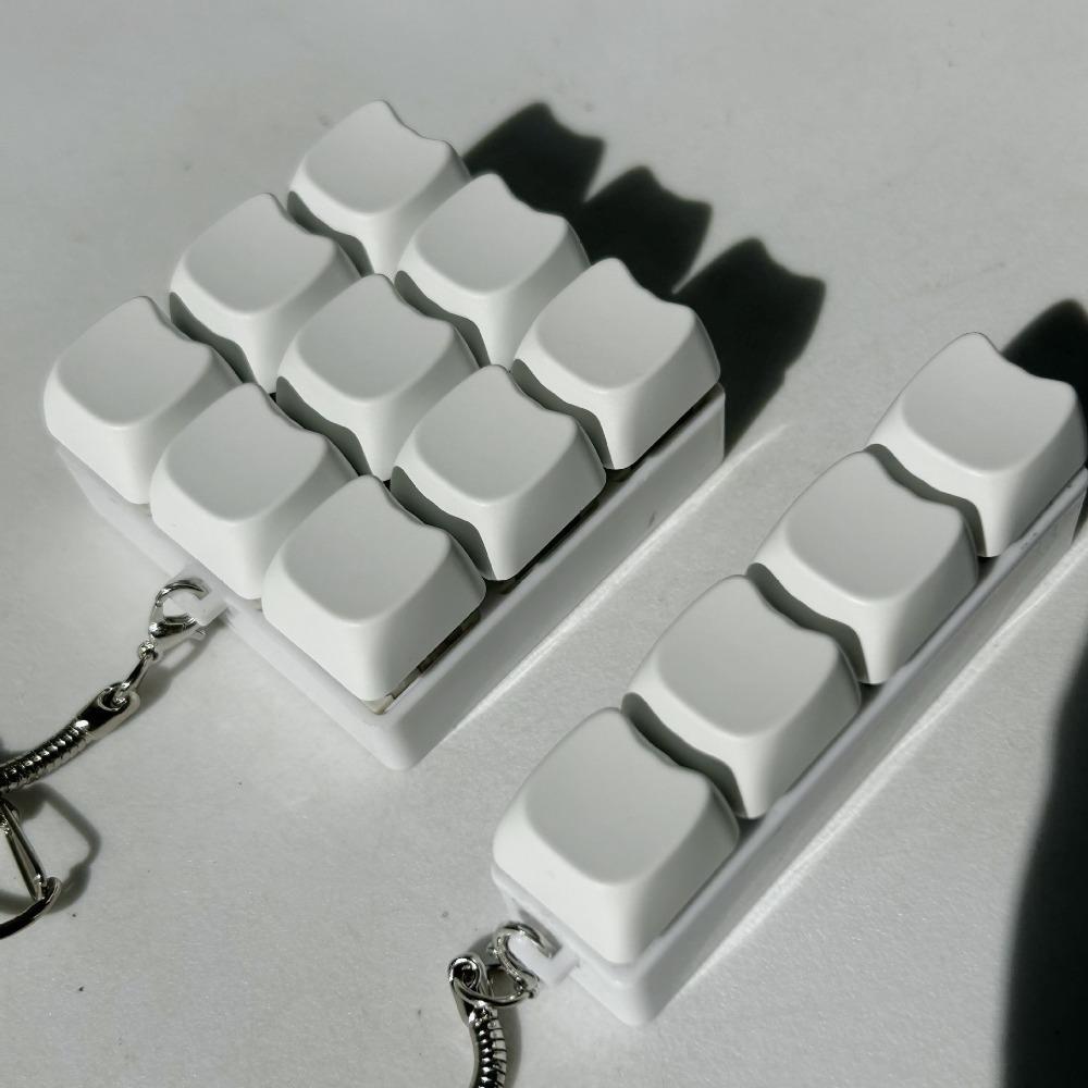 4/9Keys Keycap Pinch Toy Finger Keyboard Pinch Toy New Button Clicker Toy