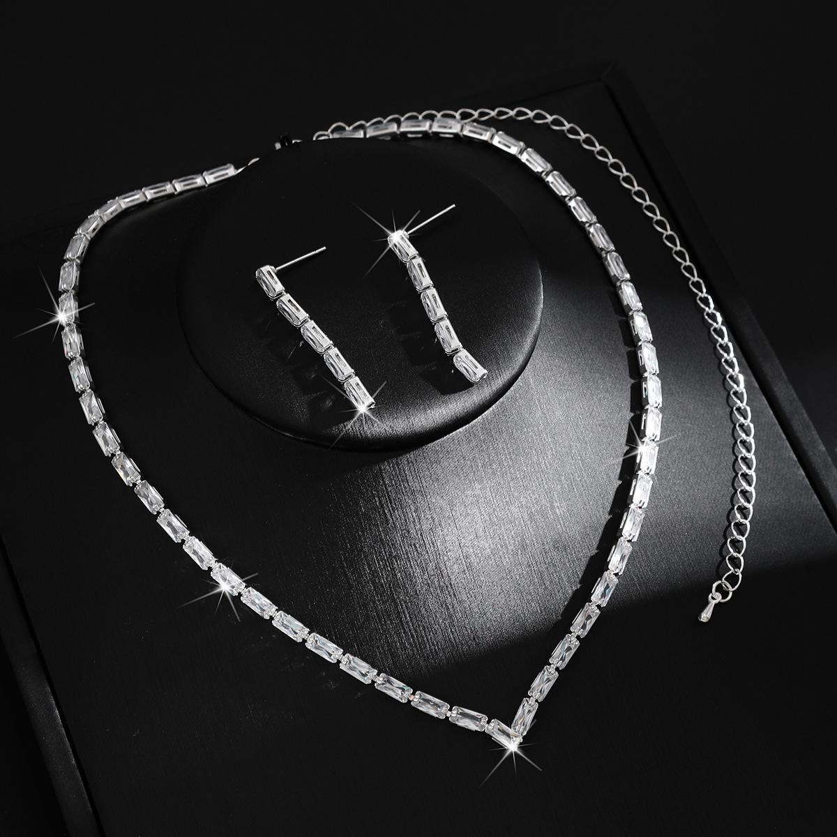 2026 Jewelry Zircon Claw Chain Earrings Necklace Jewelry Set Fashion Versatile Water Drop Tassel Zircon Set Chain 45CM