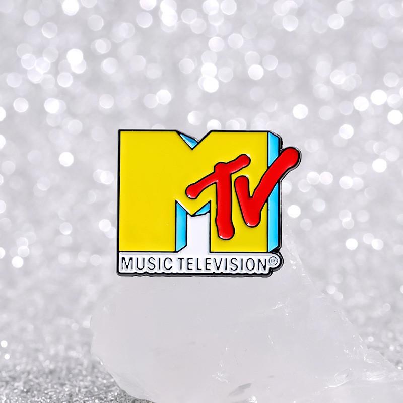 Unique Cartoon Animal Brooch In Vibrant Colors Ideal For Summer Fashion Accessory