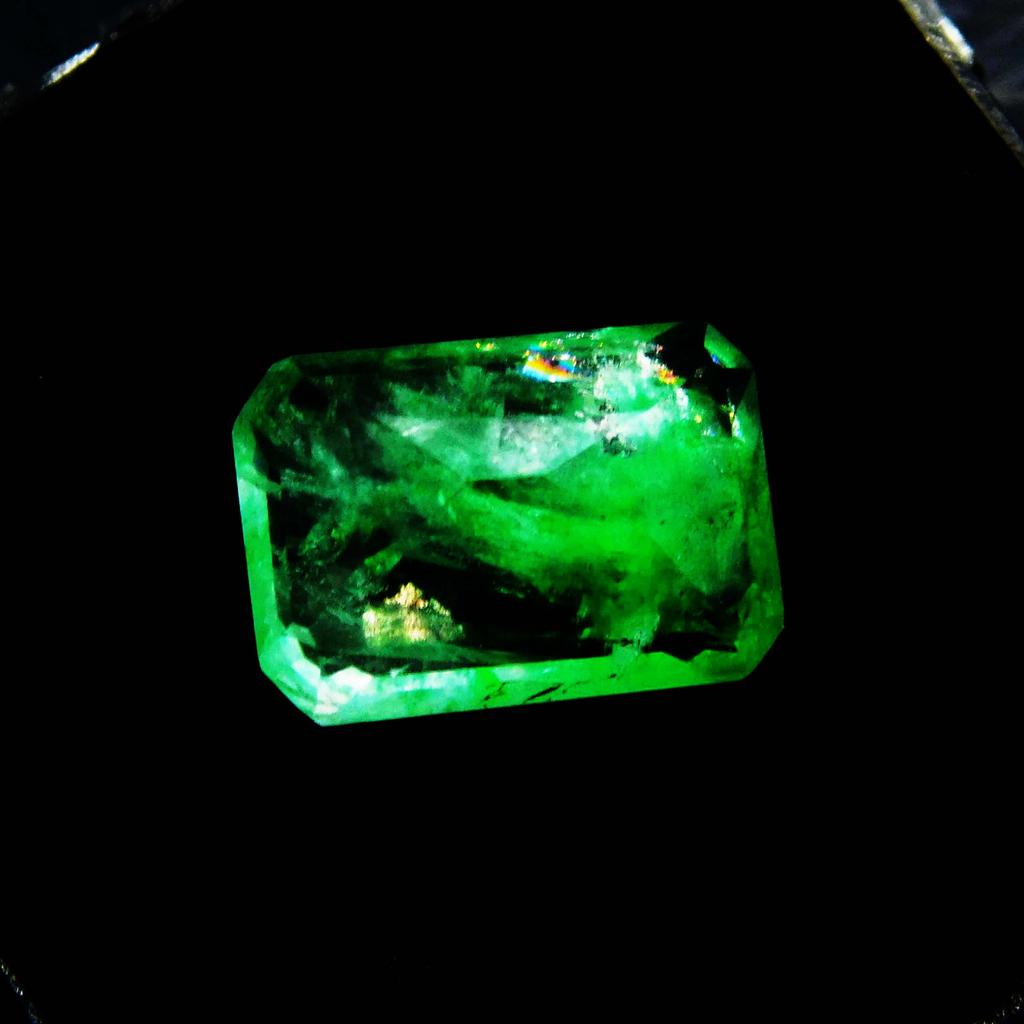 3 Ct Certified Emerald Shape Loose Gemstone Natural Green Colombian Emerald A-3206